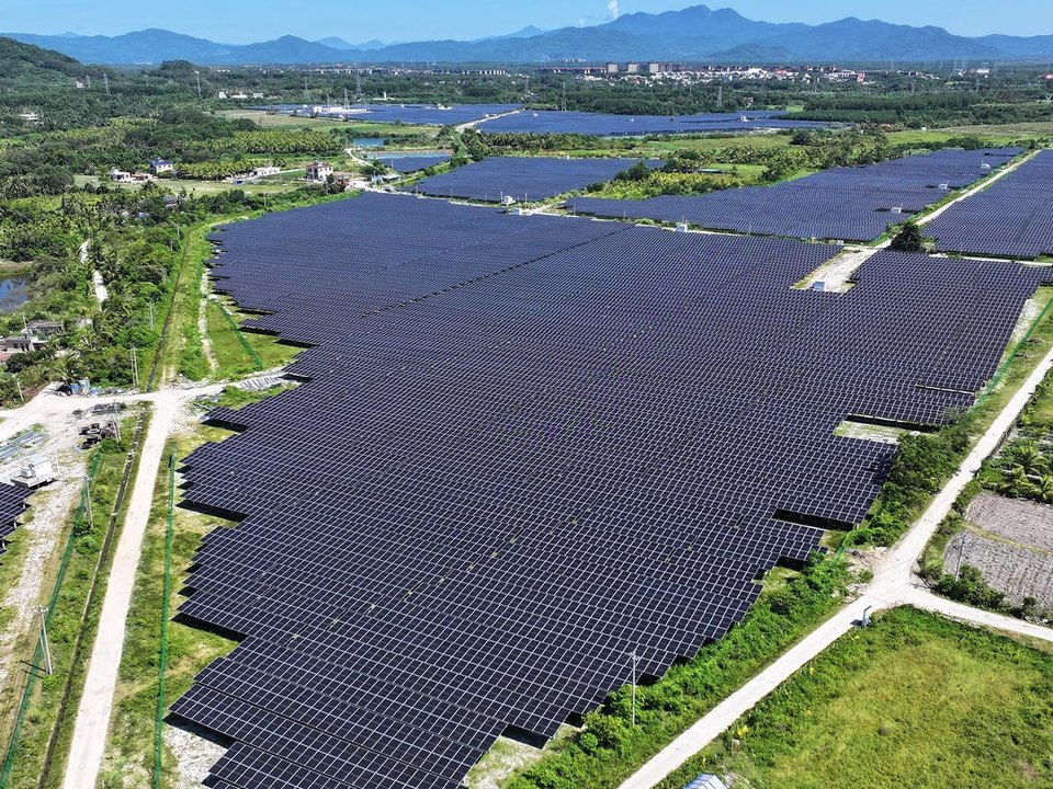 Sistemas fotovoltaicos — aplicación 4